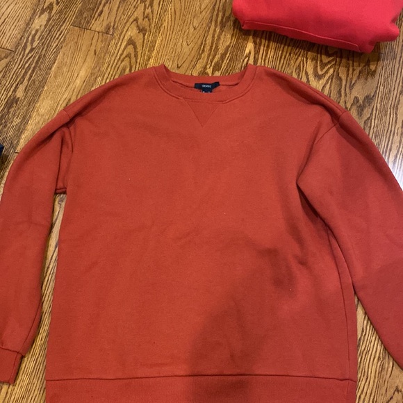 3 for $25! Forever 21 burnt orange crewneck - Picture 2 of 3
